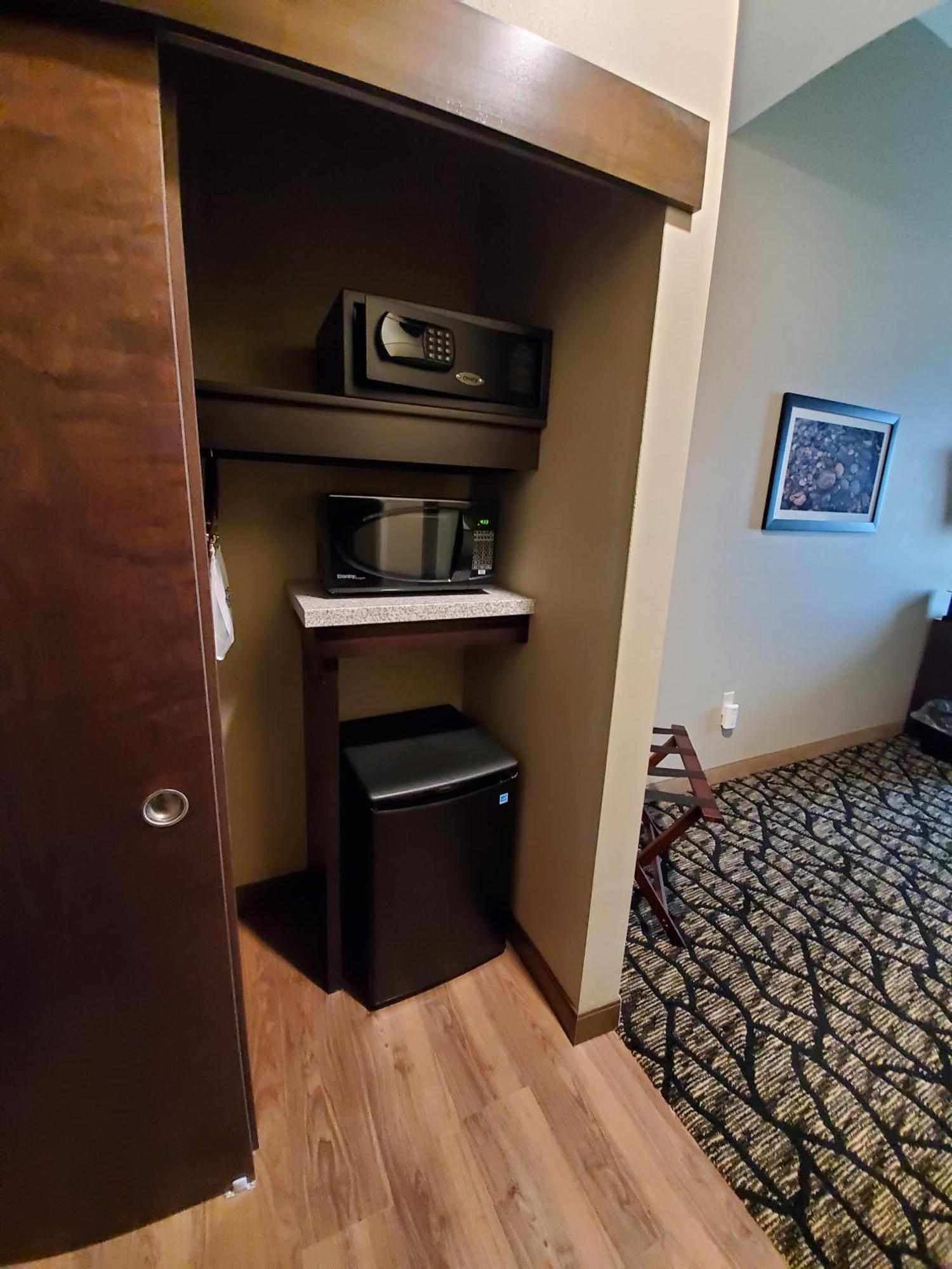 Best Western Plus Lakeview Hotel Madison Exterior foto